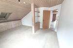 3 Zi. DG Wohnung mit Küche, Gartenmitbenutzung und Stellplatz - Etagenwohnung Weisendorf | Angebot:24351111