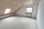 3 Zi. DG Wohnung mit Küche, Gartenmitbenutzung und Stellplatz - Etagenwohnung Weisendorf | Angebot:24351111